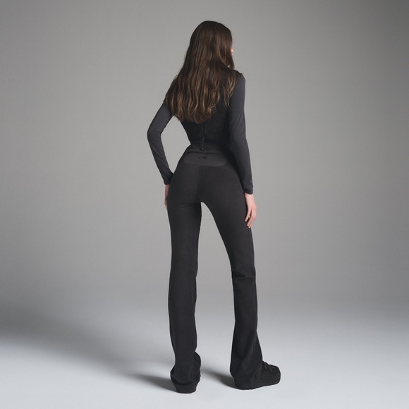 HTF SKIMS FLEECE LOUNGE PANTS IN STORM XS - Picture 4 of 9